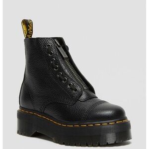 Dr. Martens SINCLAIR
Milled Nappa Leather Platform Boots